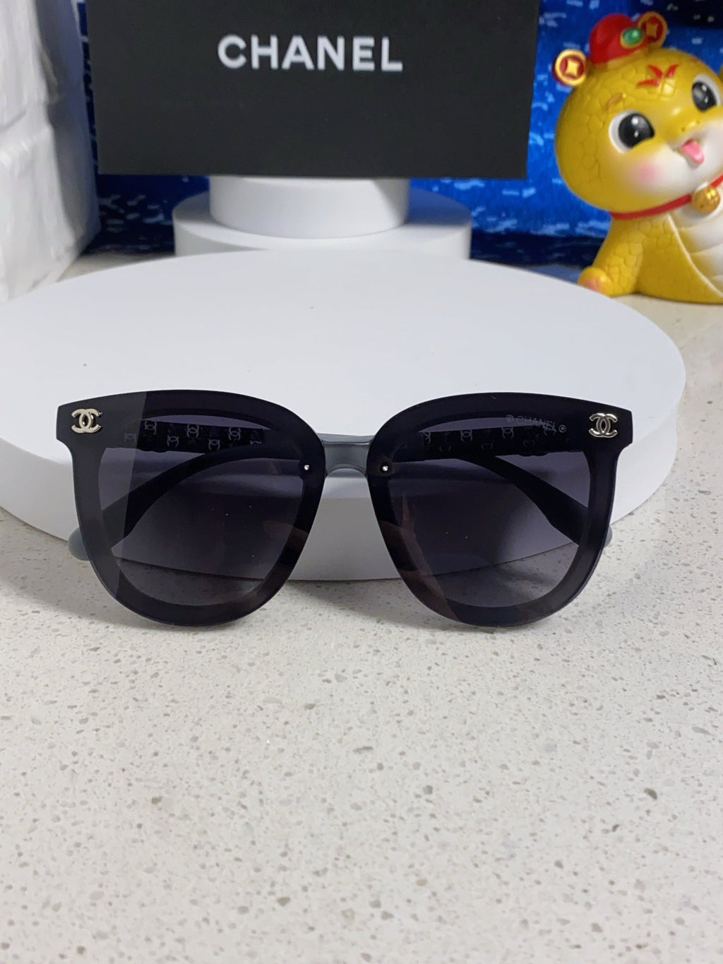 CHANEL BROWNLINE SUNGLASSES 638936 IN LIGHT GRAY ACETATE