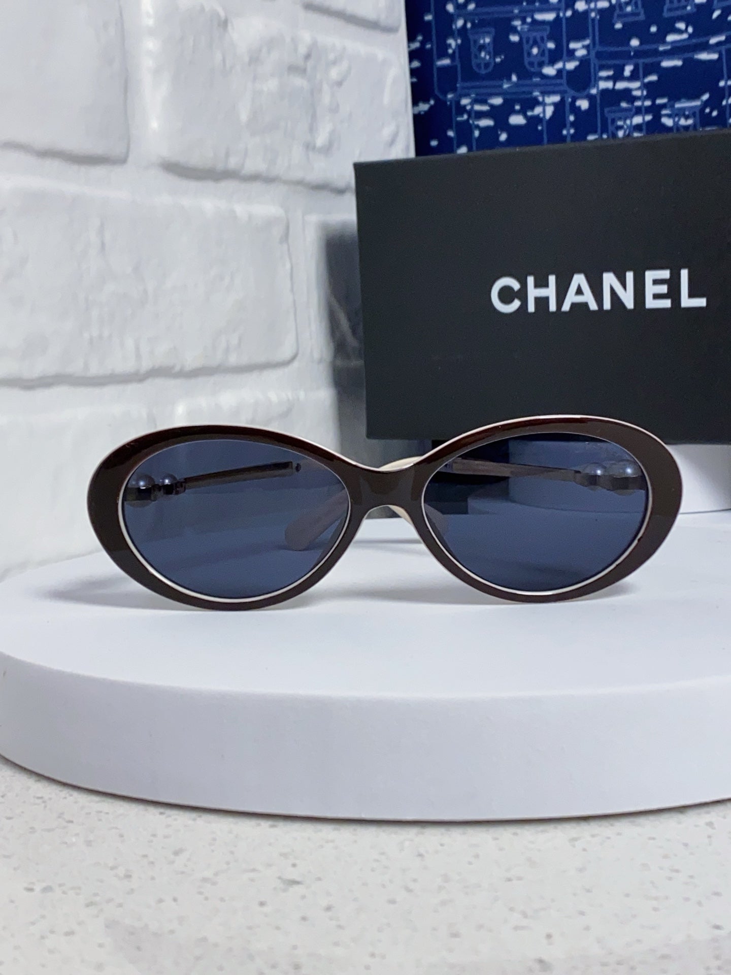 CHANEL OVAL SUNGLASSES 640343 IN IVORY BROWN ACETATE METAL FRAME EMBOSSED PEARL