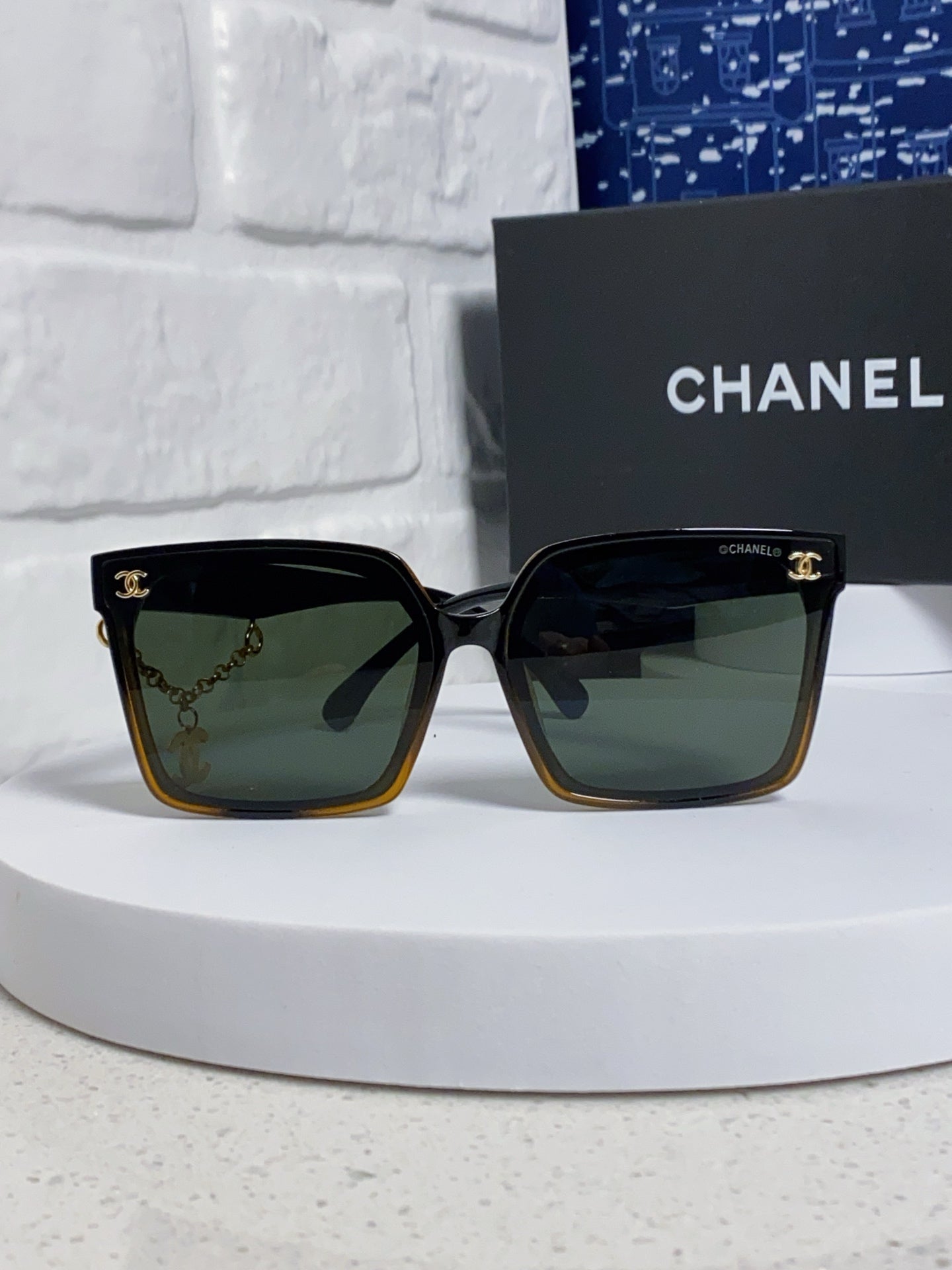 CHANEL SQUARE SUNGLASSES 641808 IN BLACK OMBRE ORANGE ACETATE GOLD CHAIN