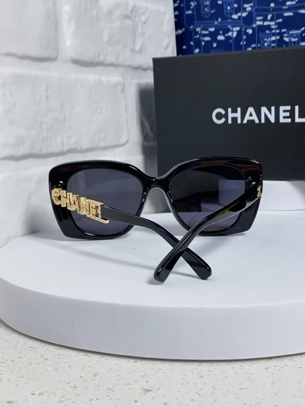 CHANEL BUTTERFLY SUNGLASSES 641816 IN BLACK ACETATE GOLD METAL LOGO