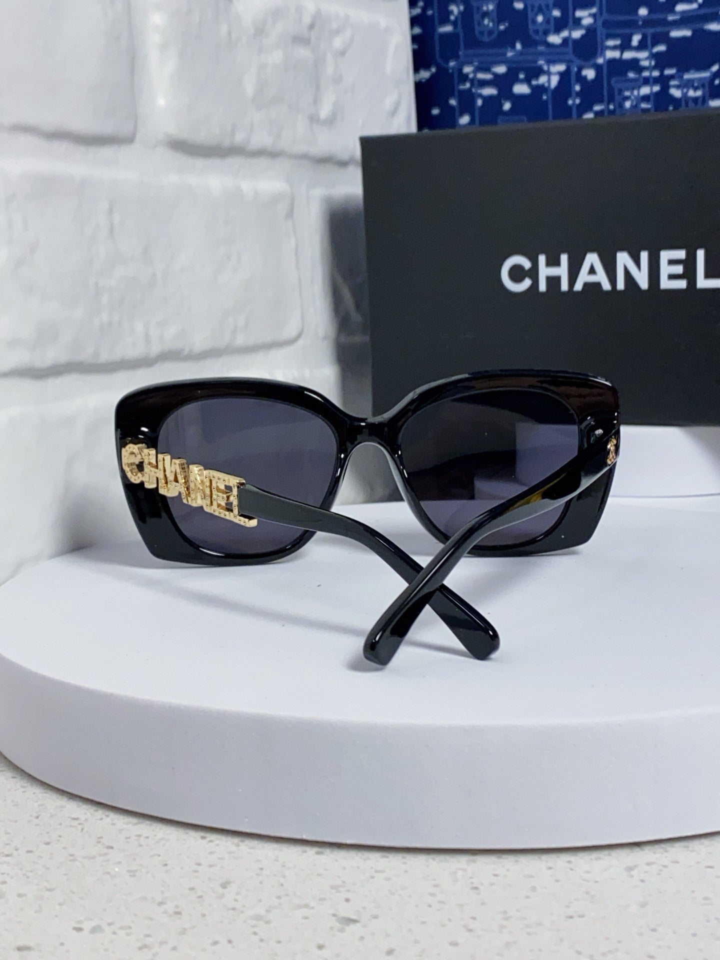 CHANEL BUTTERFLY SUNGLASSES 641816 IN BLACK ACETATE GOLD METAL LOGO