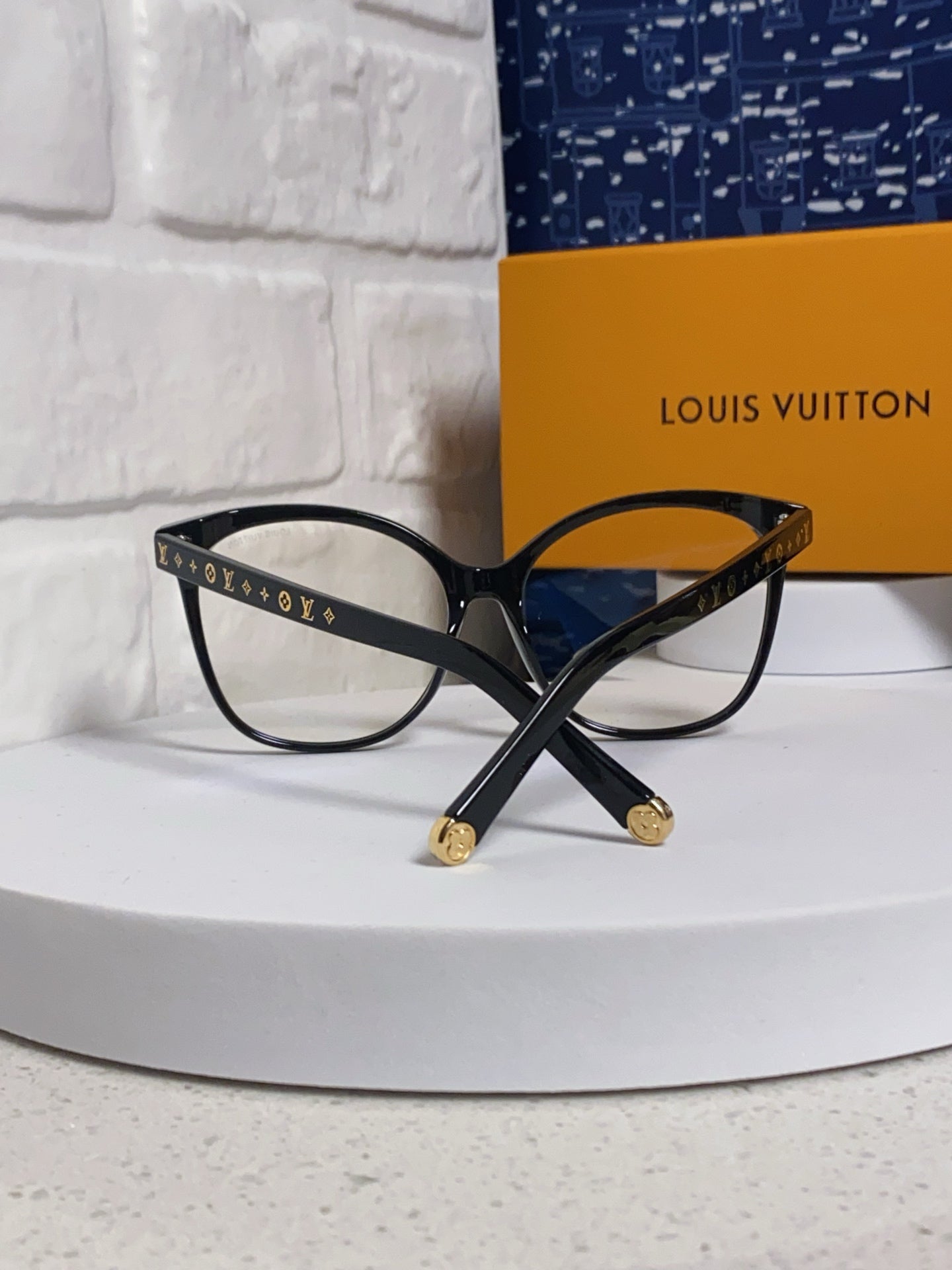 LOUIS VUITTON CAT EYE SUNGLASSES Z1657W IN BLACK ACETATE MONOGRAM LOGO