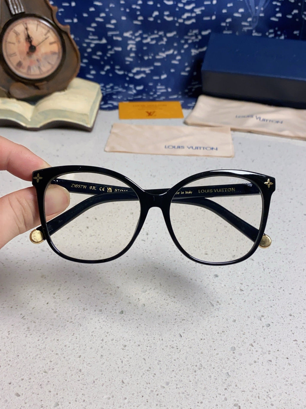 LOUIS VUITTON CAT EYE SUNGLASSES Z1657W IN BLACK ACETATE MONOGRAM LOGO