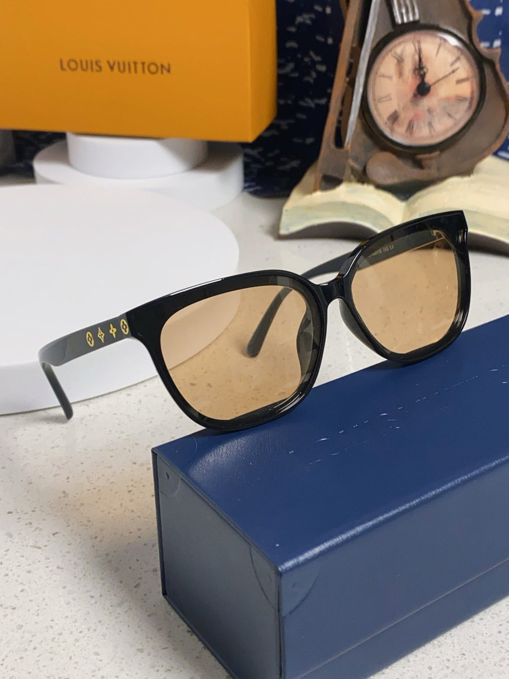LOUIS VUITTON CAT EYE SUNGLASSES 571646 IN BLACK ACETATE LIGHT BROWN LENS