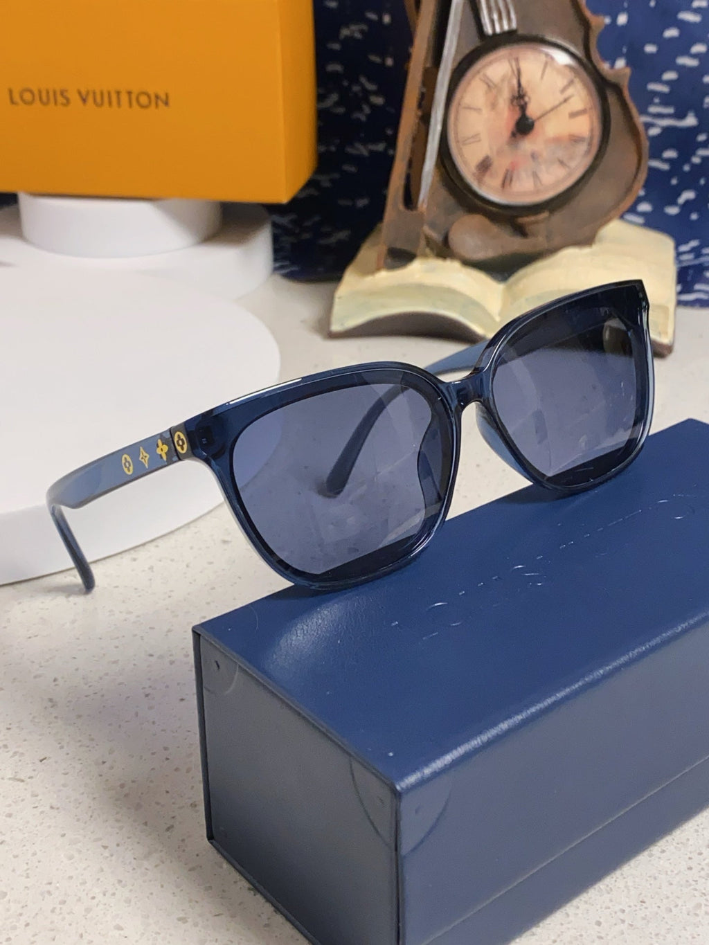 LOUIS VUITTON CAT EYE SUNGLASSES 571650 IN BLUE CLEAR ACETATE