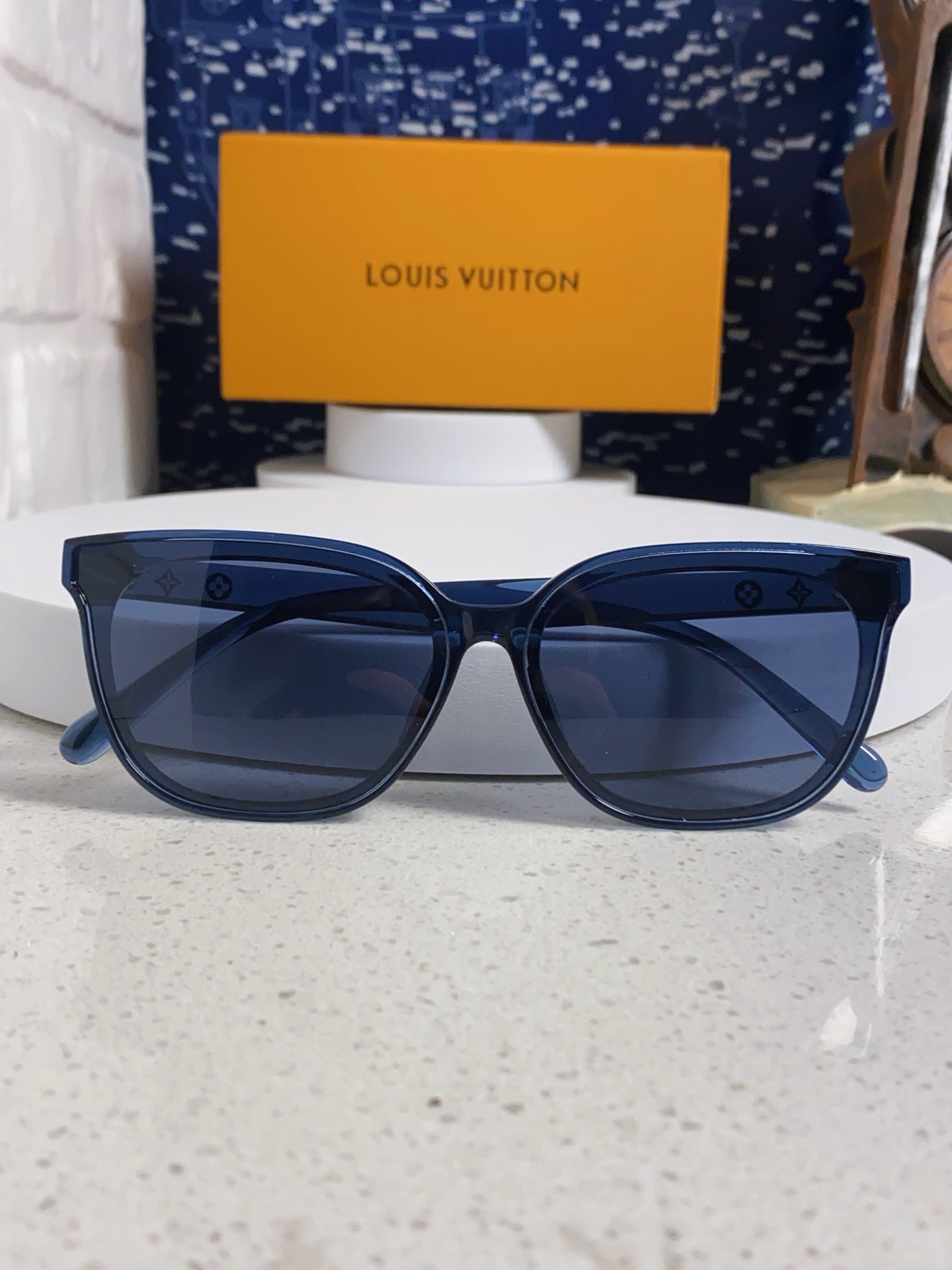 LOUIS VUITTON CAT EYE SUNGLASSES 571650 IN BLUE CLEAR ACETATE