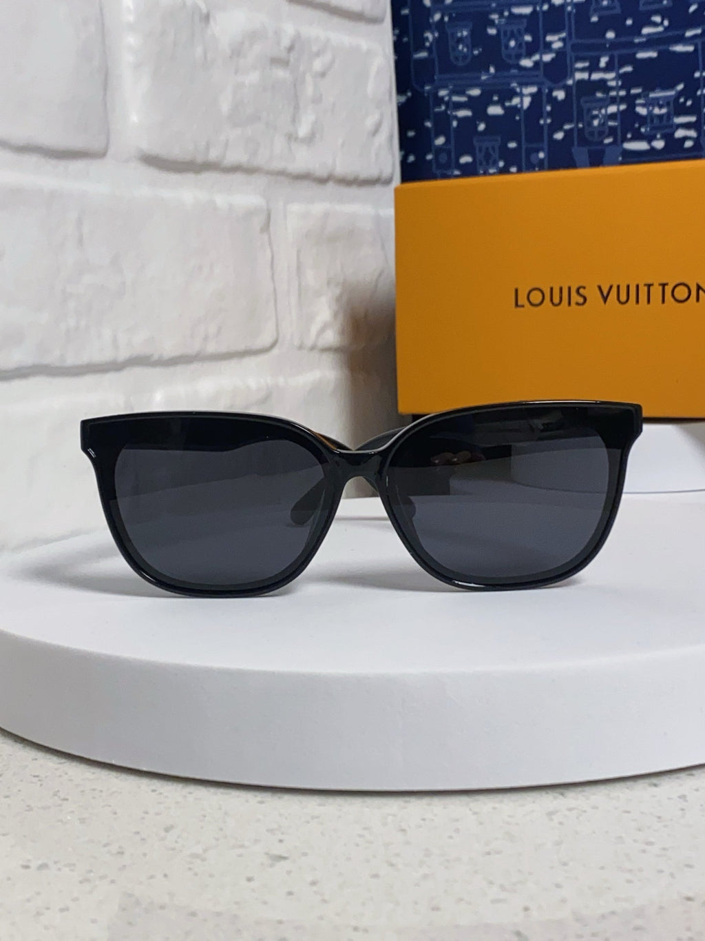 LOUIS VUITTON CAT EYE SUNGLASSES 571652 IN BLACK ACETATE
