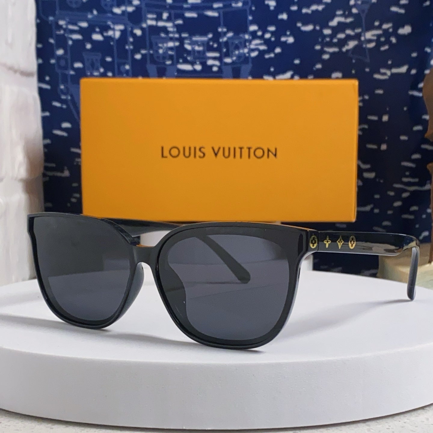 LOUIS VUITTON CAT EYE SUNGLASSES 571652 IN BLACK ACETATE