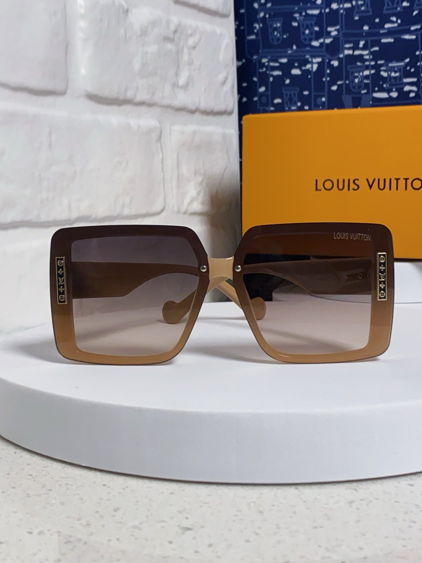 LOUIS VUITTON SQUARE SUNGLASSES 571654 IN DARK BEIGE SMOKE ACETATE