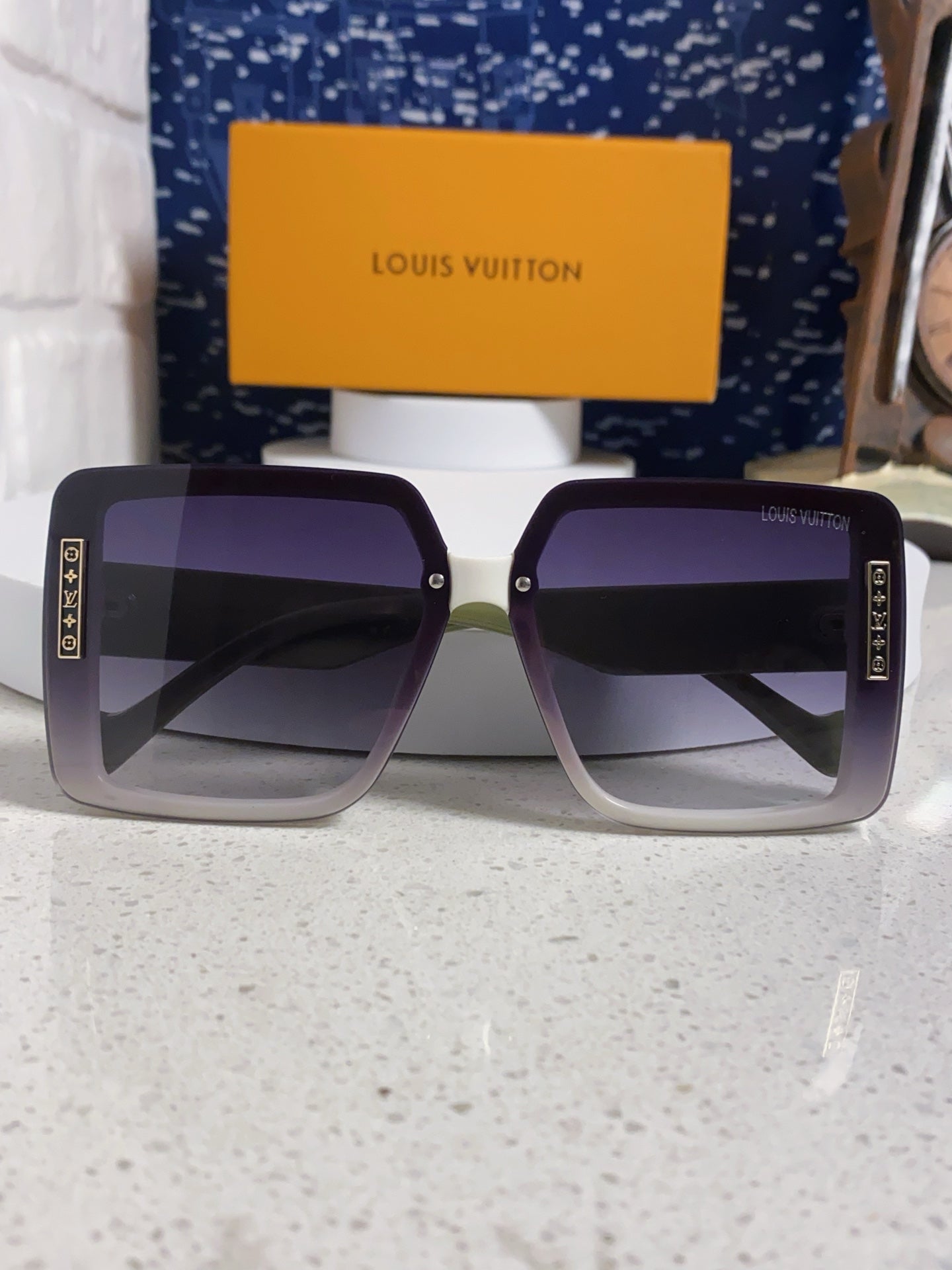 LOUIS VUITTON SQUARE SUNGLASSES 571656 IN GREEN ACETATE GREY SMOKE LENS