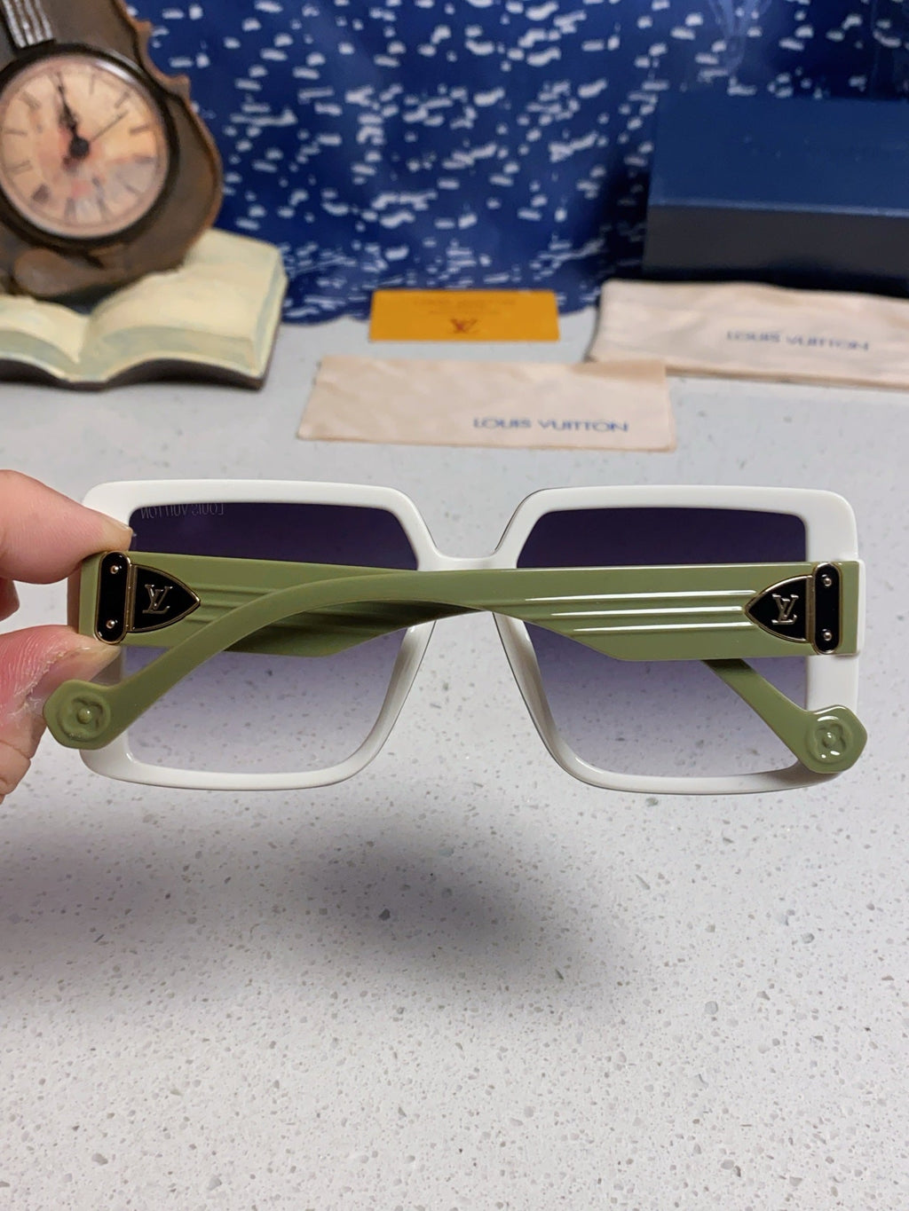 LOUIS VUITTON SQUARE SUNGLASSES 571656 IN GREEN ACETATE GREY SMOKE LENS