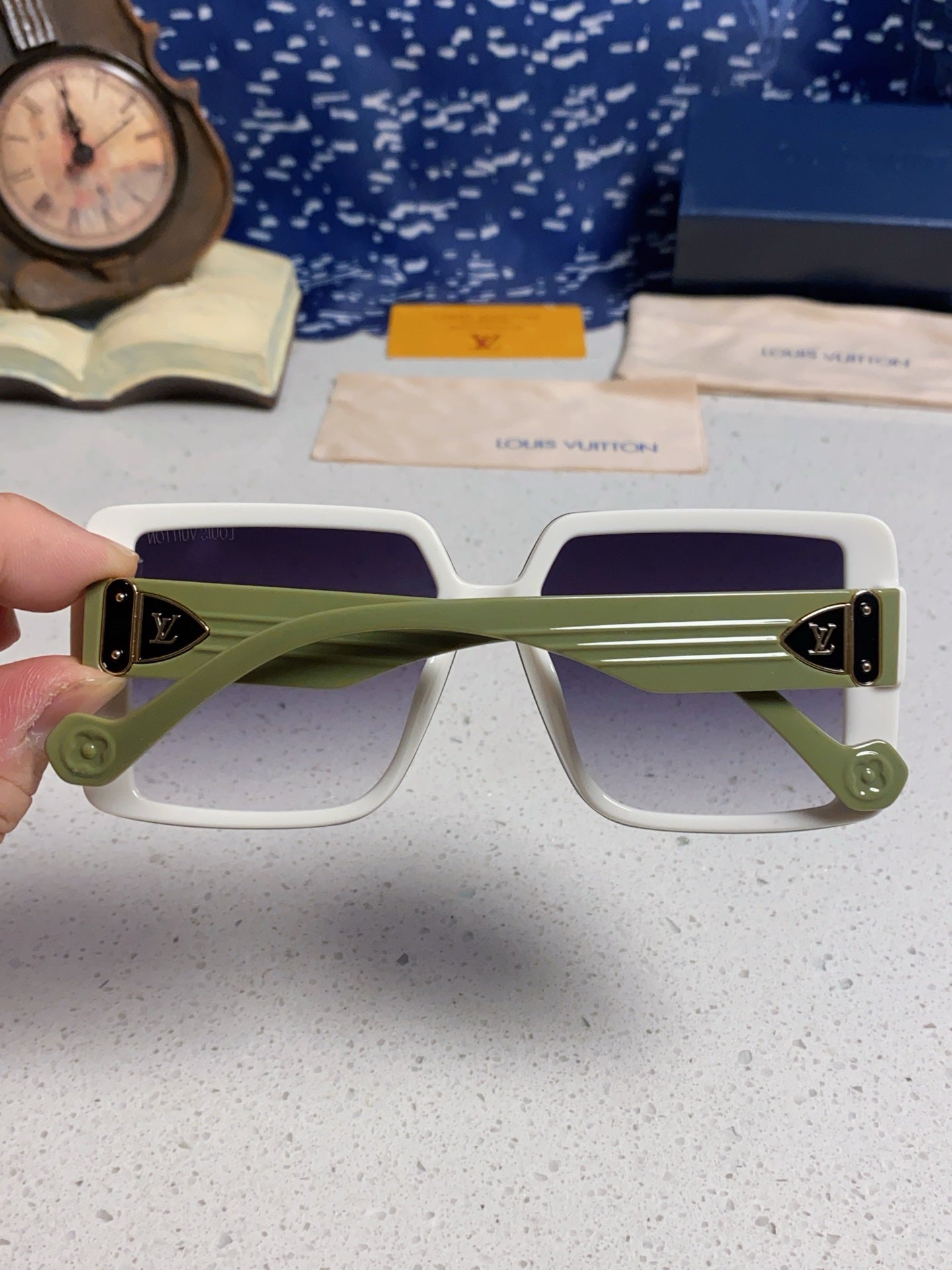 LOUIS VUITTON SQUARE SUNGLASSES 571656 IN GREEN ACETATE GREY SMOKE LENS
