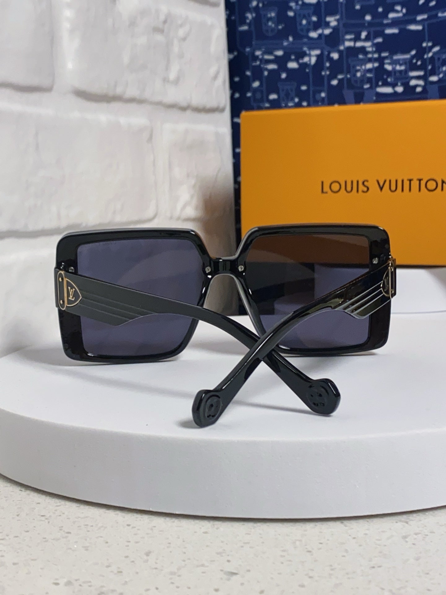 LOUIS VUITTON SQUARE SUNGLASSES 571657 IN BLACK ACETATE