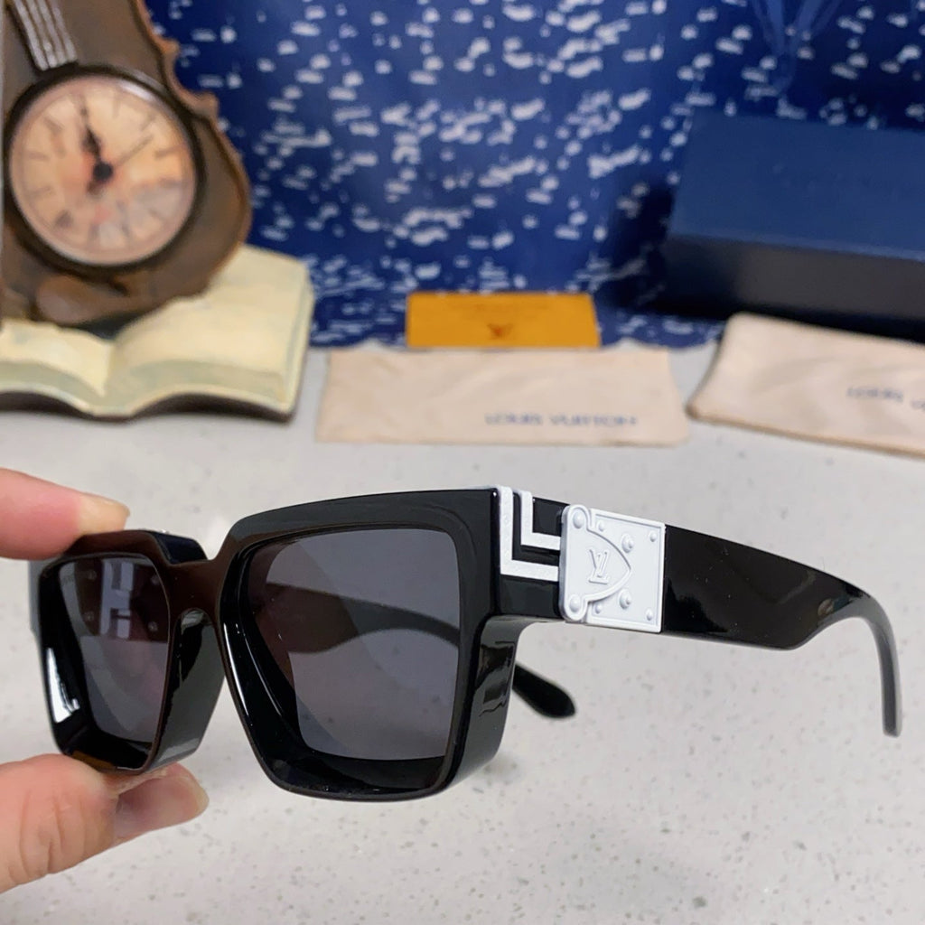 LOUIS VUITTON RECTANGLE SUNGLASSES 575849 BLACK IN ACETATE