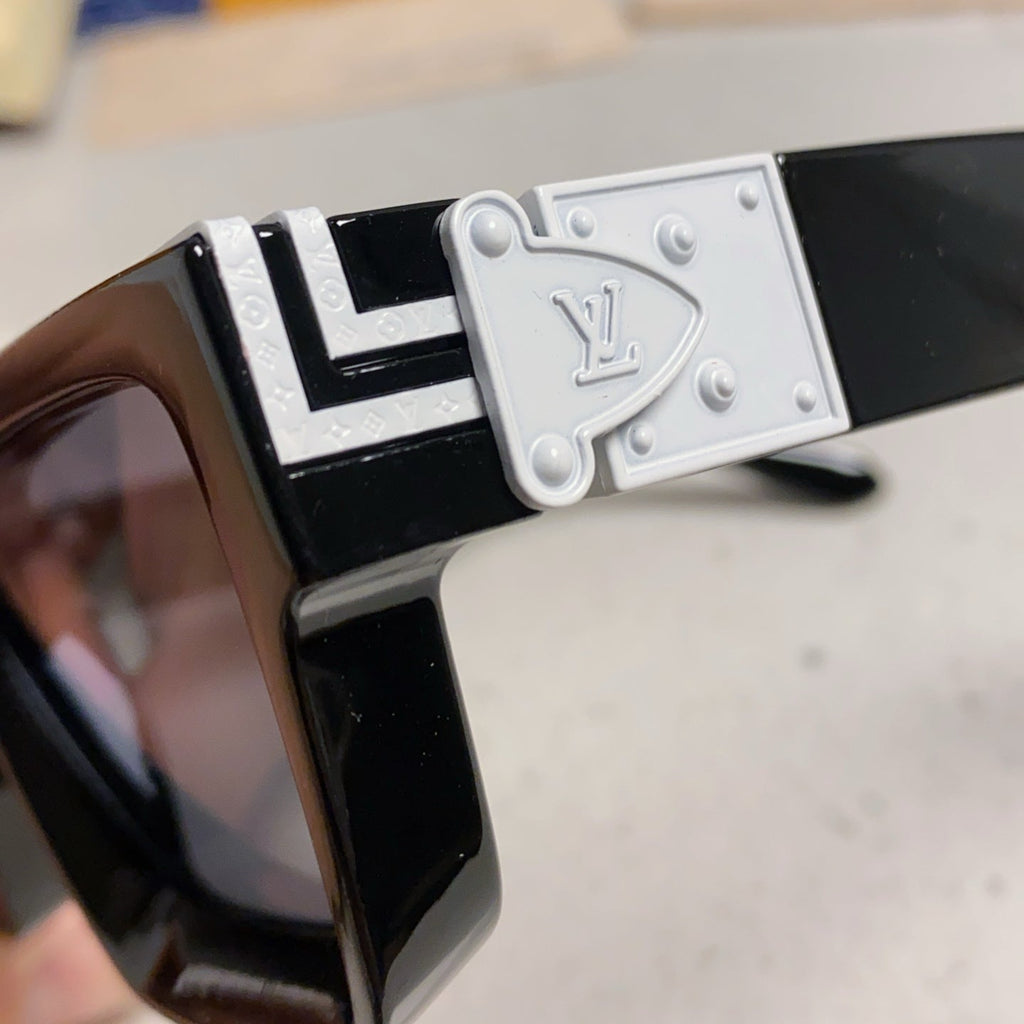 LOUIS VUITTON RECTANGLE SUNGLASSES 575849 BLACK IN ACETATE