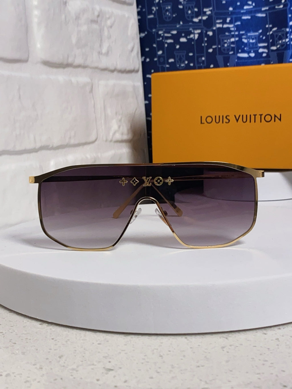 LOUIS VUITTON GOLDEN MASK SUNGLASSES 582734 IN GOLD METAL GREY SMOKE LENSES