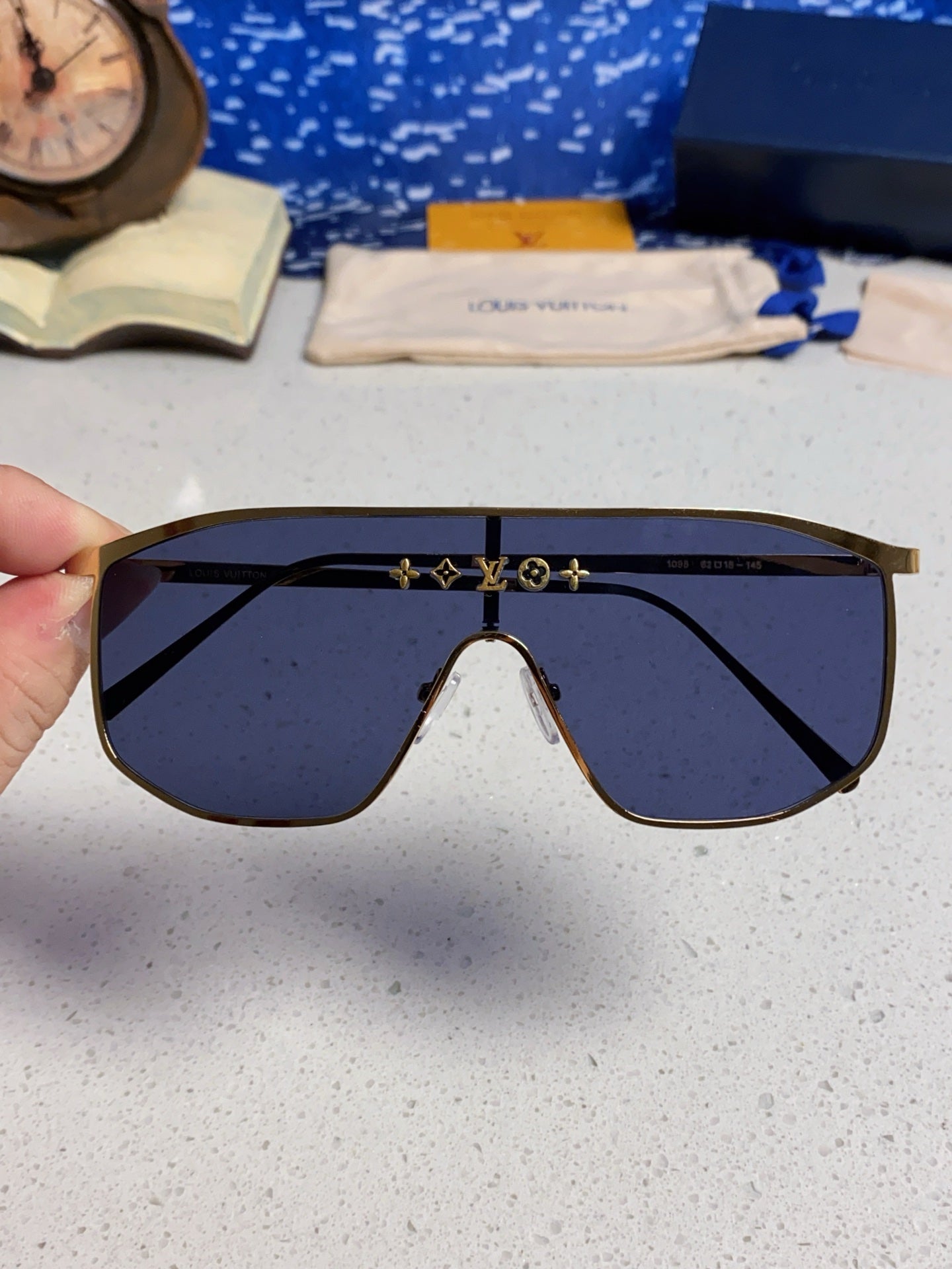 LOUIS VUITTON GOLDEN MASK SUNGLASSES 582735 IN GOLD METAL GREY LENSES