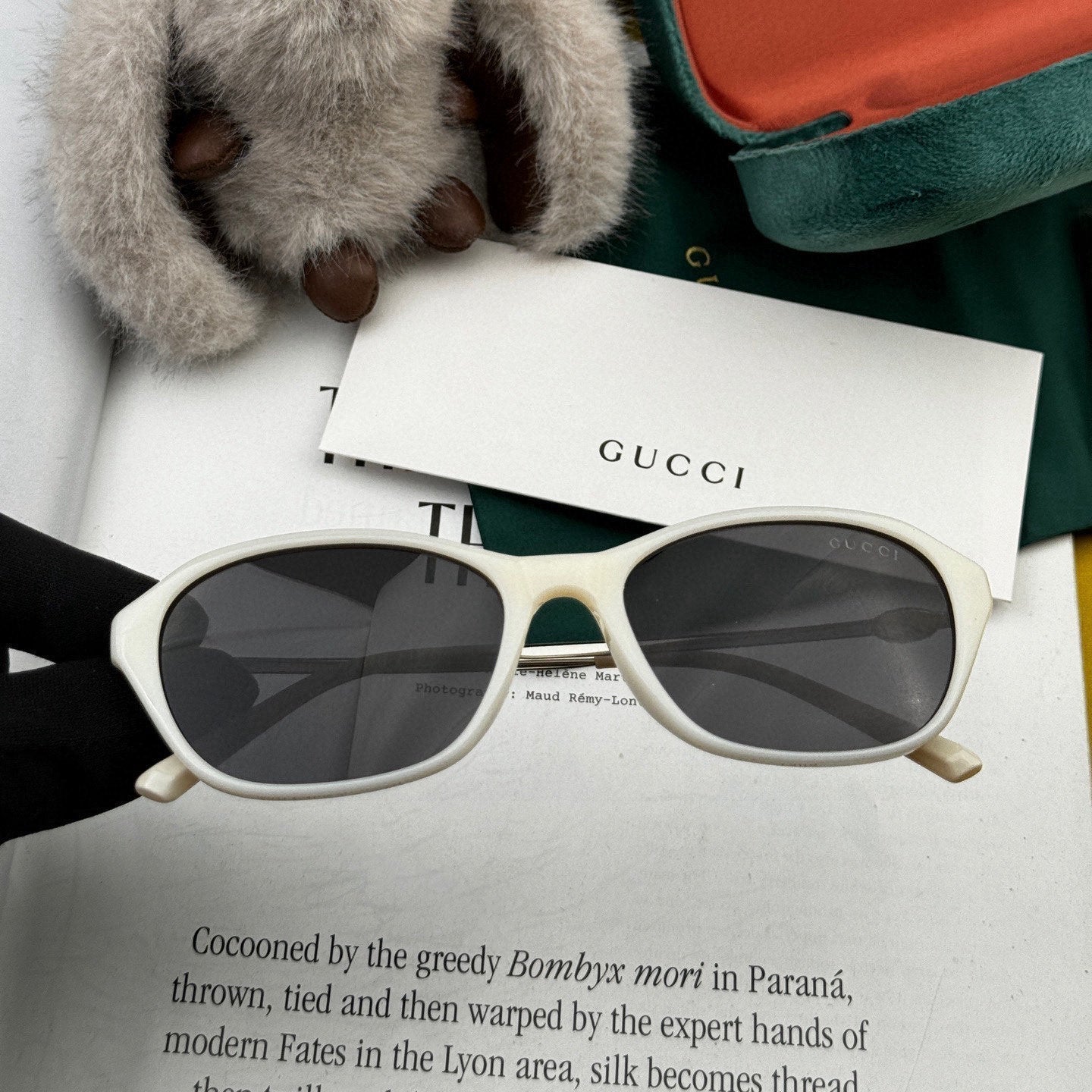 GUCCI OVAL FRAME SUNGLASSES G4906 IN ACETATE AND METAL