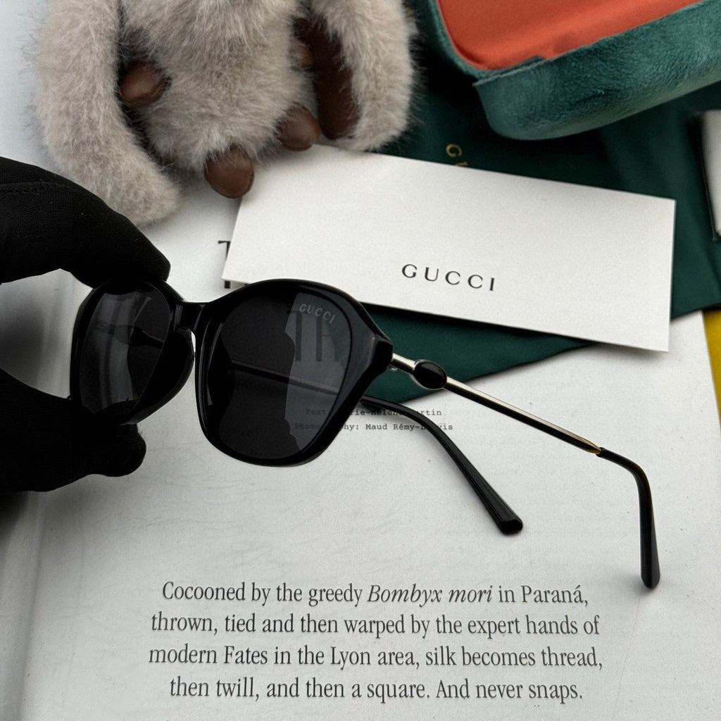 GUCCI OVAL FRAME SUNGLASSES G4906 IN ACETATE AND METAL
